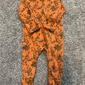 Kate Quinn Chicken Footie